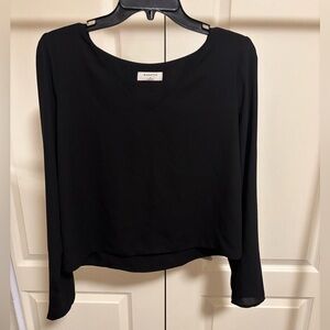 🩷Aritzia V-Neck Long-Sleeve
